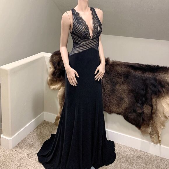 Black Plunge Neck Sleeveless Prom Gown - Picture 2 of 10